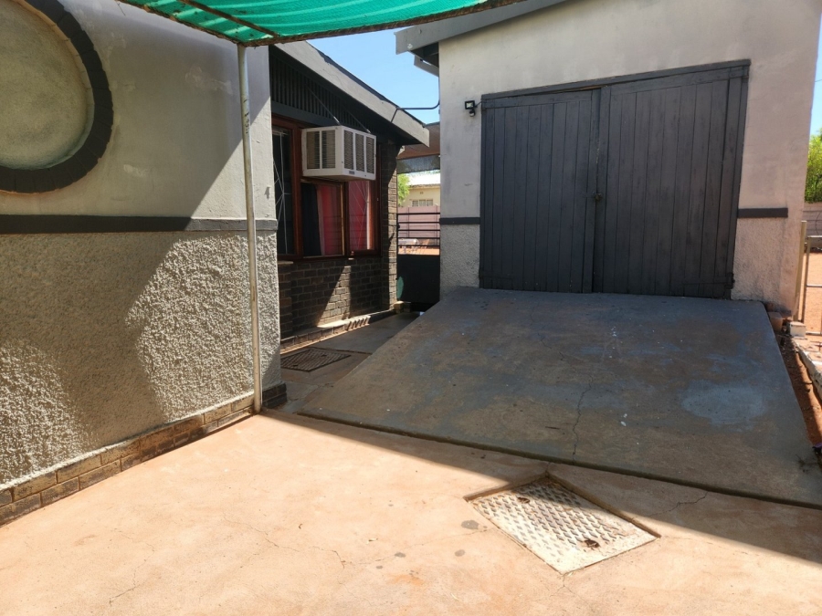 4 Bedroom Property for Sale in Die Rand Northern Cape